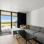 Three-bedroom In * בורקופ