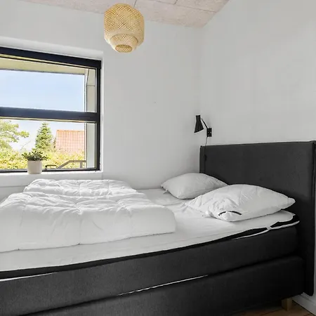 Three-bedroom In Holiday home