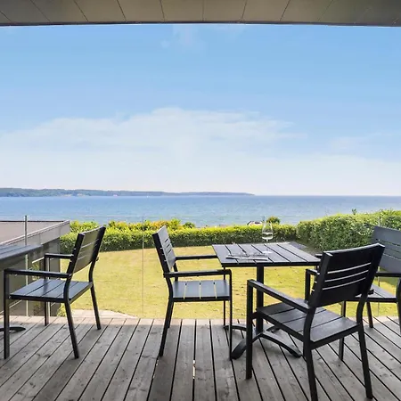 Nyaraló Three-bedroom In *